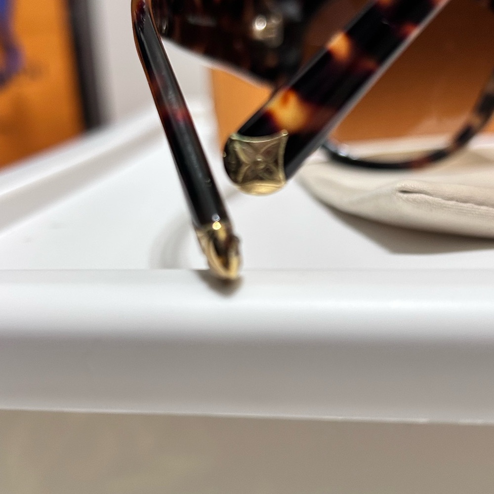 Louis Vuitton Black and Gold Sunglasses - Picture 10 of 11